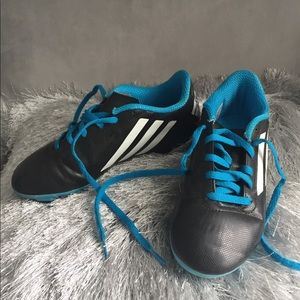 Boys/Girls Adidas Lace-up Soccer Cleats, sz 4